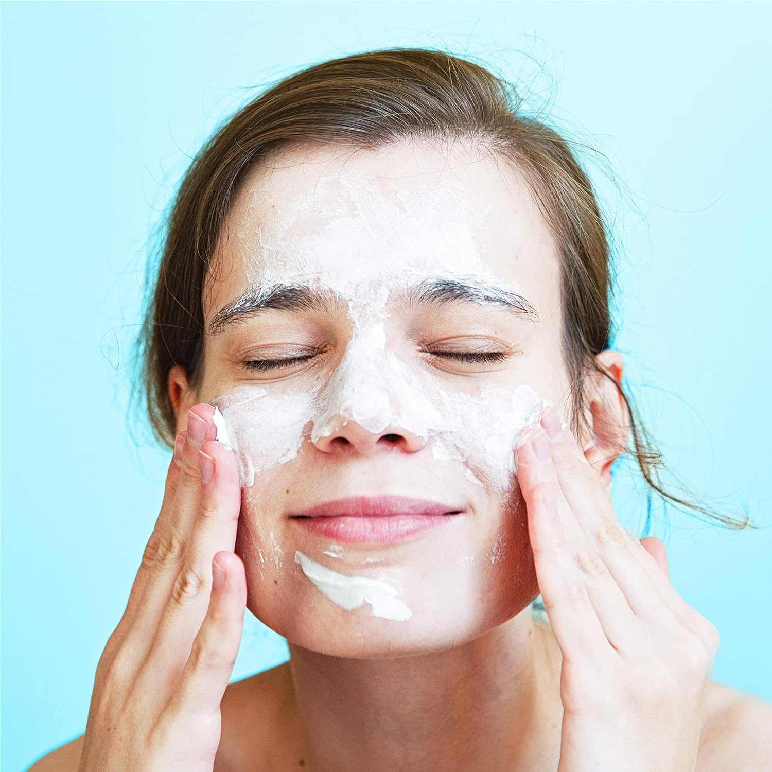 Neutrogena Oil-Free Acne Face Scrub, 2% Salicylic Acid Acne Treatment Medicine, Daily Face Wash to help Prevent Breakouts, Oil Free Exfoliating Facial Cleanser for Acne-Prone Skin, 4.2 fl. oz